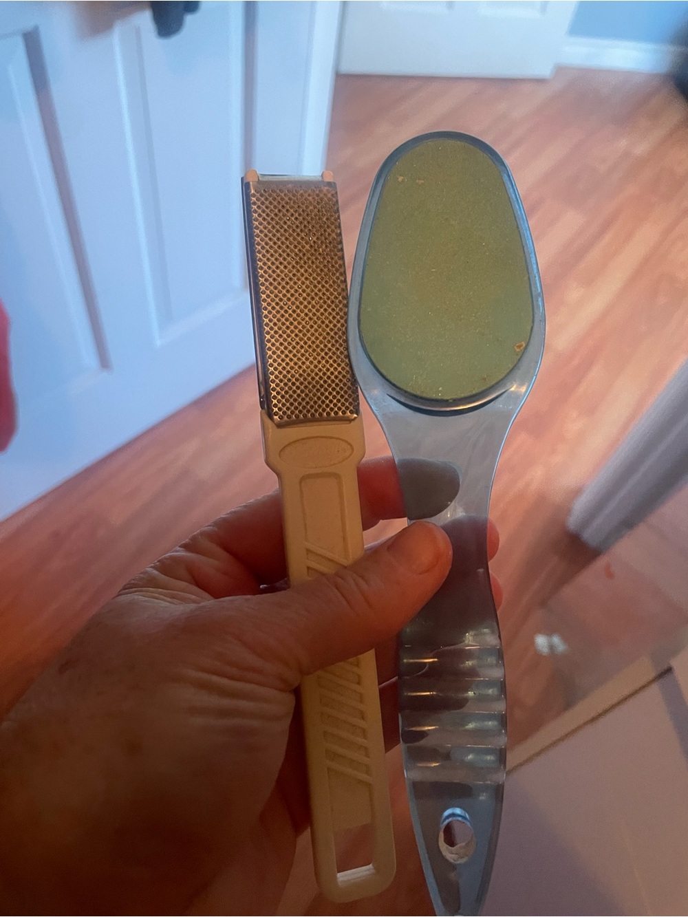 Foot Callus Remover Set - Gray and Cream Pedicure Files